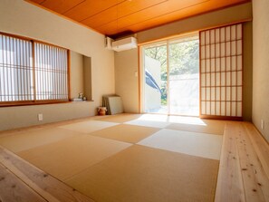 Interior - Guest room with openair bath / Ito Shizuoka (Ito)