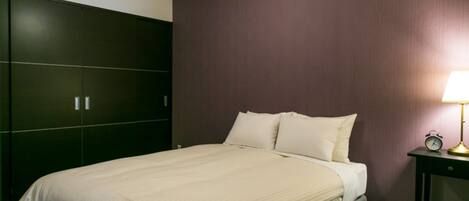1 bedroom, desk, iron/ironing board, free WiFi