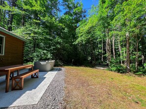 Outdoor dining - MOOSE CABIN | 5-Star Maine Experience | Hot Tub (Denmark)