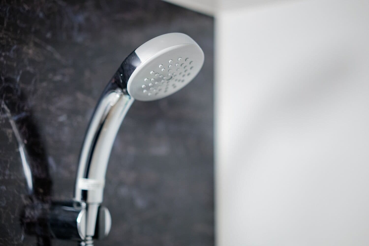 Hårføner og håndklær