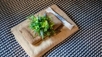 Hårføner og håndklær