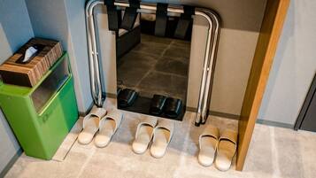 Hårføner og håndklær