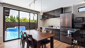 Fridge, microwave, stovetop, cookware/dishes/utensils