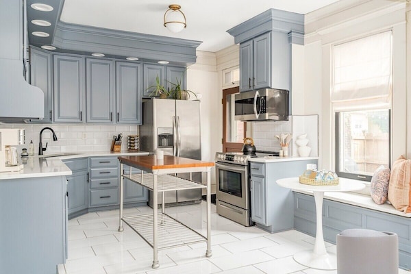 First Floor | Fully Stocked Kitchen | Full set of pots & pans