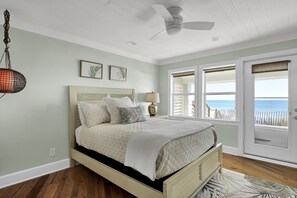 4 bedrooms, iron/ironing board, travel cot, free WiFi - The Turtle's Nest- Oceanfront Cottage - Hot Tub - Dog Friendly (Surf City)
