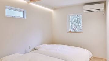 2 bedrooms, desk, free WiFi, bed sheets