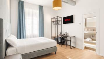 1 chambre, couette en duvet d'oie, surmatelas, minibar