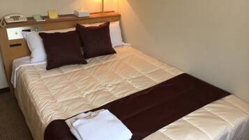 1 habitación, escritorio, wifi gratis y ropa de cama