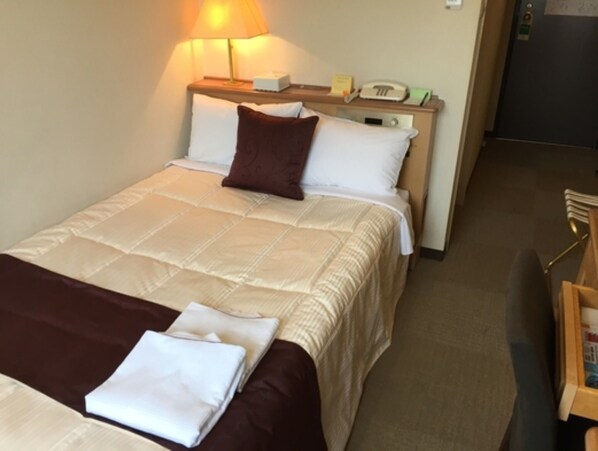 1 bedroom, desk, free WiFi, bed sheets