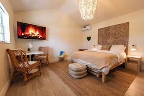 Habitación individual Deluxe | Decoración personalizada, muebles diferentes y wifi gratis