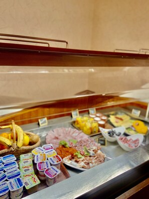 Se ofrece un desayuno continental (15 EUR por persona)