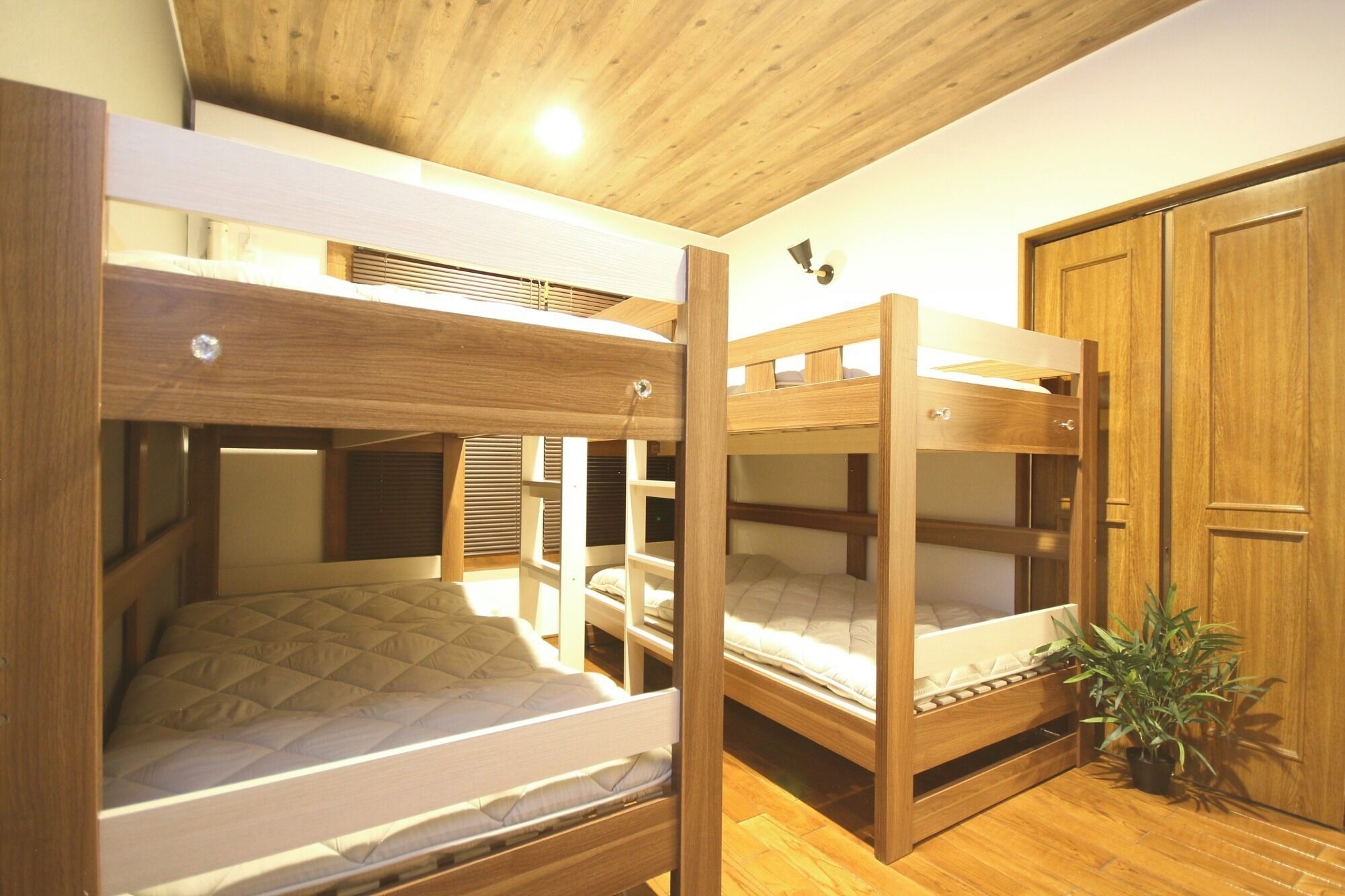 Bügeleisen/Bügelbrett, kostenloses WLAN, Bettwäsche