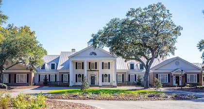 Golf and Beach Resort, 2BR, Pool