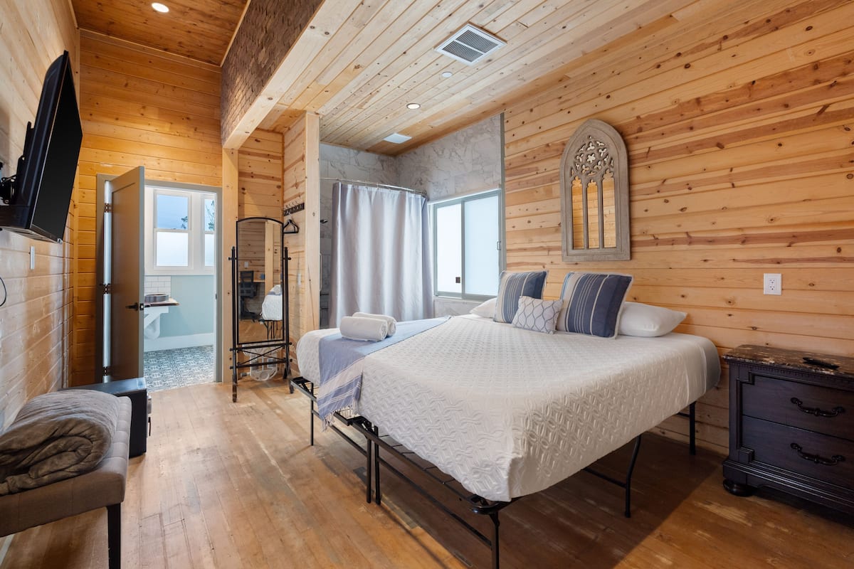 Sanctuary 4 Bedroom Historic Church | 2 bedrooms, individually decorated, individually furnished, desk