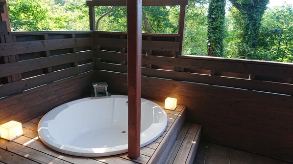 Outdoor spa tub - A rental villa with a natural hot spring openair - Jogasaki Kaigan Suspension Bridge House / Ito Shizuoka (Ito)