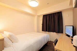 1 bedroom, desk, free WiFi, bed sheets