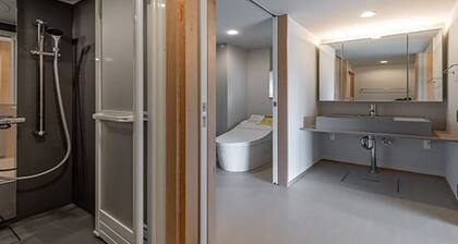 A relaxing space where you can feel the waterside / Kuwana Mie
