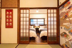 6 bedrooms, desk, free WiFi, bed sheets
