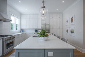 Fridge, microwave, oven, stovetop - 5BR 4.5 BA Beach House close to beach on IOP with Private Pool! (Isle of Palms)