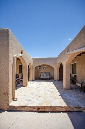 Terrace/patio - Adorable Adobe too! Eat, Shop, Museums, Old Town!

 (Albuquerque)