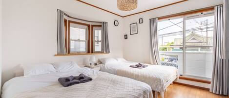 4 Schlafzimmer, Schreibtisch, Bügeleisen/Bügelbrett, kostenloses WLAN