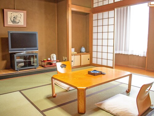 Nonsmoking Enjoy a relaxing stay in a Japanesestyle room with 8 tatami mats room only Large c / Echizen Fukui