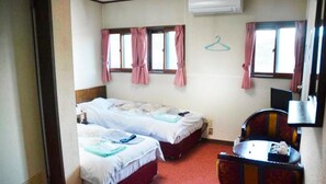 1 slaapkamer, een bureau, gratis wifi, beddengoed