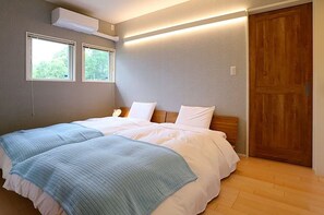 3 bedrooms, desk, free WiFi, bed sheets