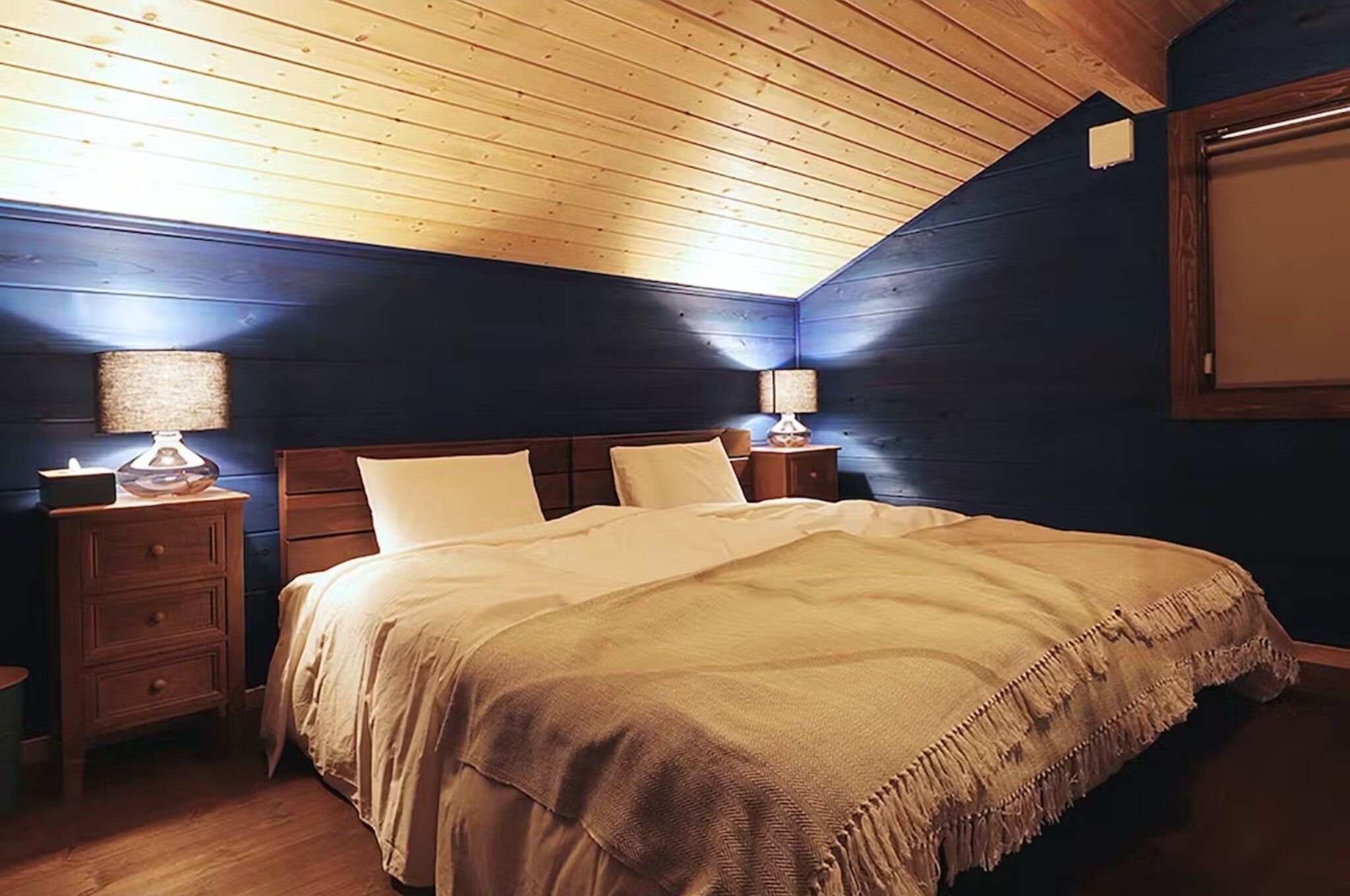 3 bedrooms, desk, free WiFi, bed sheets