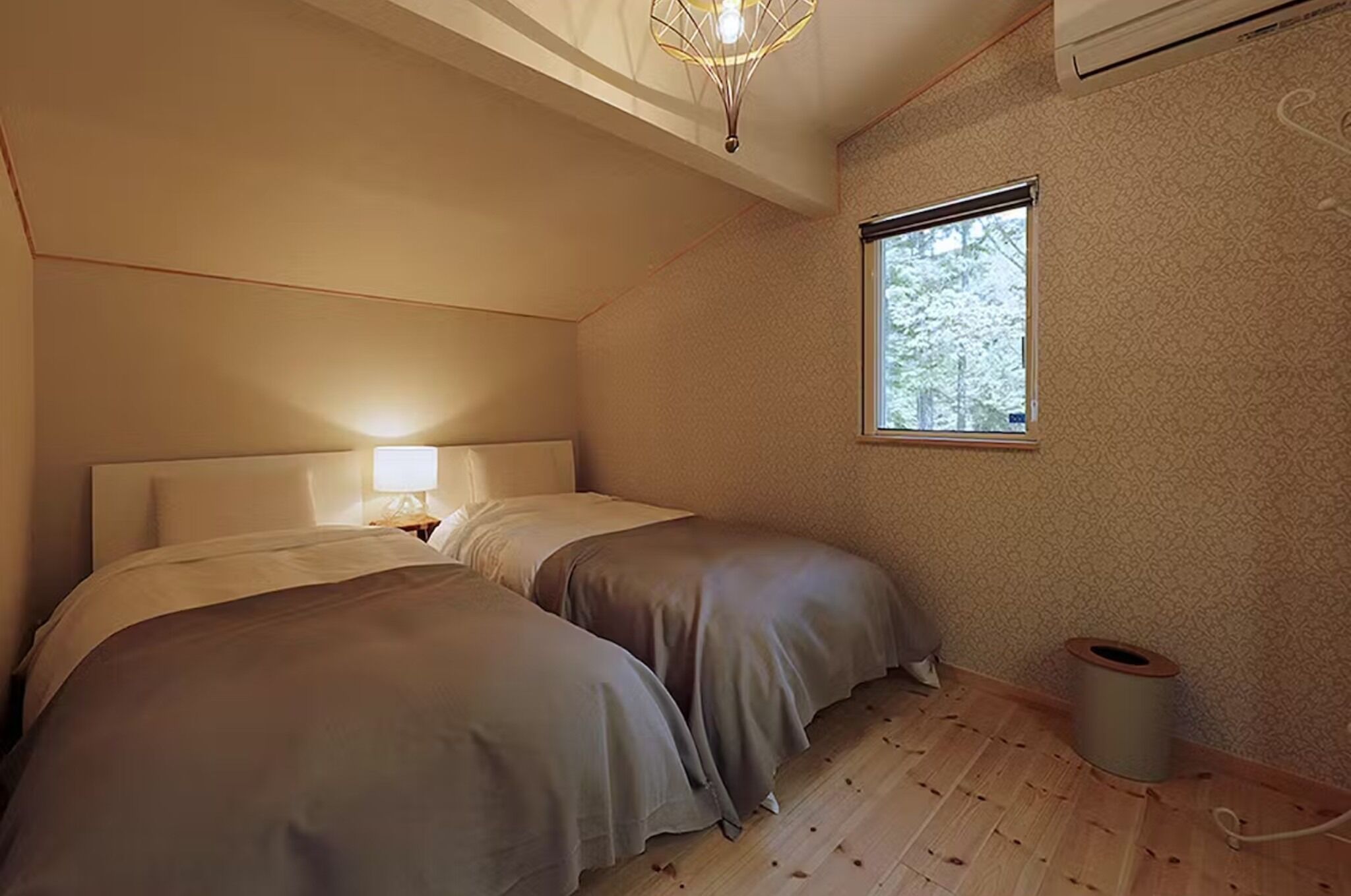 3 chambres, bureau, Wi-Fi gratuit, draps fournis