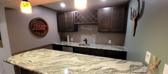 Westy Escape 2 Living Rooms, 2 Primary Bedrooms, Bar, BBQ, FirePit, Patio