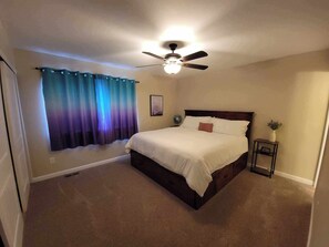 5 soverom, strykejern/-brett, reiseseng for barn og wi-fi (inkludert)