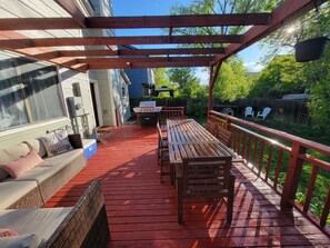 Outdoor dining - Westy Escape 2 Living Rooms, 2 Primary Bedrooms, Bar, BBQ, FirePit, Patio (Westminster)