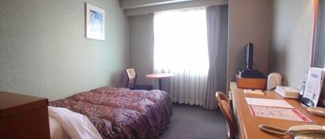 1 chambre, bureau, fer et planche à repasser, Wi-Fi gratuit