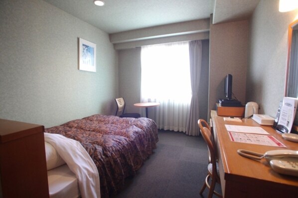 1 室のベッドルーム、デスク、アイロン / アイロン台、WiFi (無料)