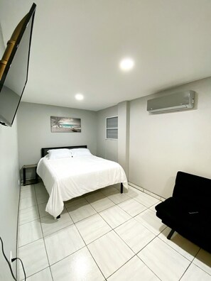 2 slaapkamers, een strijkplank/strijkijzer, wifi, beddengoed