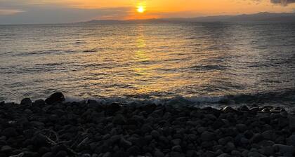 Enjoy a luxurious view of Mt Fuji bathed in the setting sun and sparkling Toda Bay A blissful time / Numazu Shizuoka