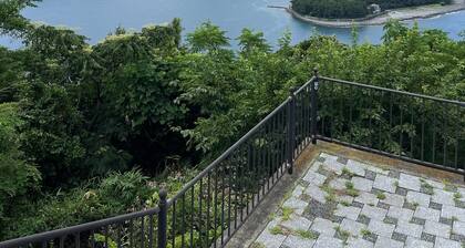 Enjoy a luxurious view of Mt Fuji bathed in the setting sun and sparkling Toda Bay A blissful time / Numazu Shizuoka