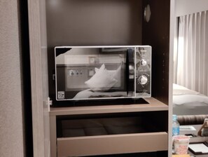 1 habitación, escritorio, tabla de planchar con plancha y wifi gratis 