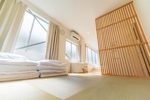 2 bedrooms, desk, free WiFi, bed sheets