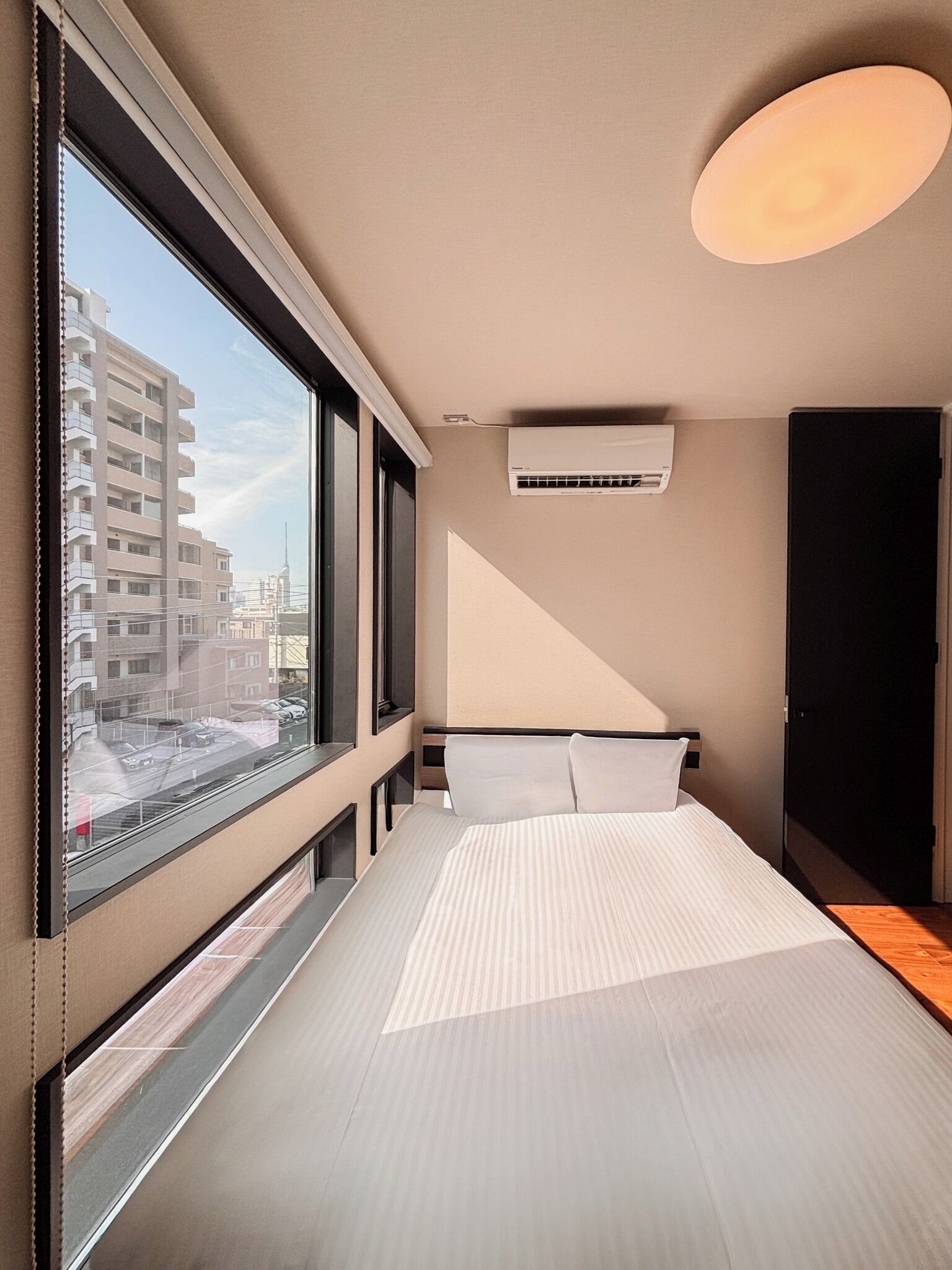 3 chambres, bureau, Wi-Fi gratuit, draps fournis