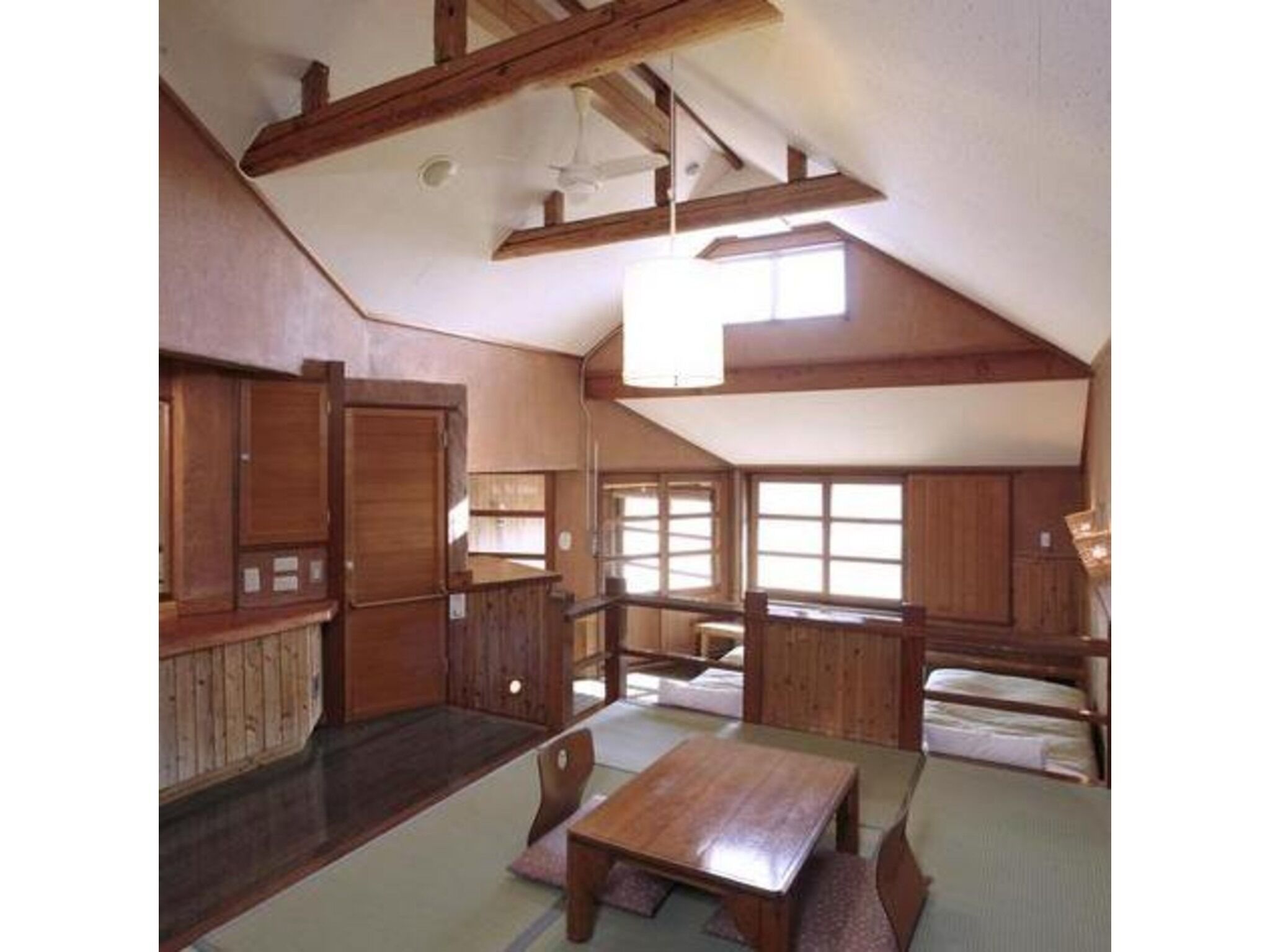 1 室のベッドルーム、デスク、アイロン / アイロン台、WiFi (無料)