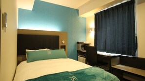 1 soverom, skrivebord, strykejern/-brett og wi-fi (inkludert)