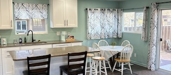 Cozy Home in Historic Helper Utah, near park, pool, Utah Aggies baseball field.