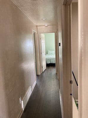 2 bedrooms, iron/ironing board, travel cot, free WiFi