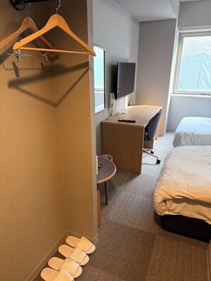 1 quarto, escrivaninha, ferros/tábuas de passar roupa, Wi-Fi de cortesia