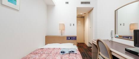 1 bedroom, desk, iron/ironing board, free WiFi