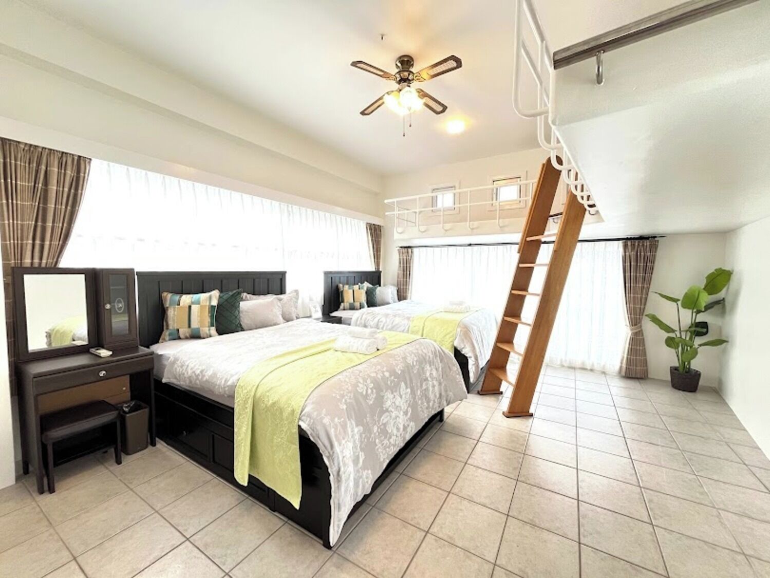 2 多间卧室、办公桌、熨斗/熨衣板、免费 WiFi