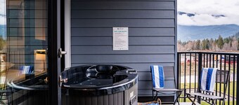 Powder Pines Retreat Revelstoke Vacation