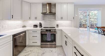 Charming home with private hot tub, firepit, deck, grill, outdoor shower, AC